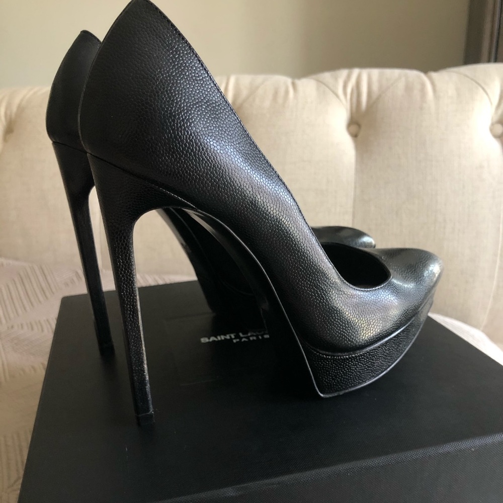Saint Laurent Pumps